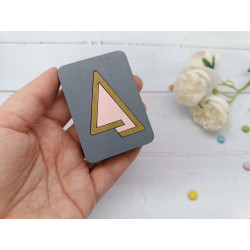 Wooden needle case. Pink triangle KF056/106
